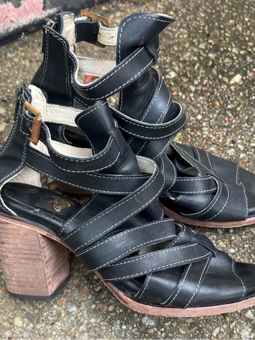 Freebird Claw block heel sandal. Womens size 10 $45 OBRO- worn, good condition!